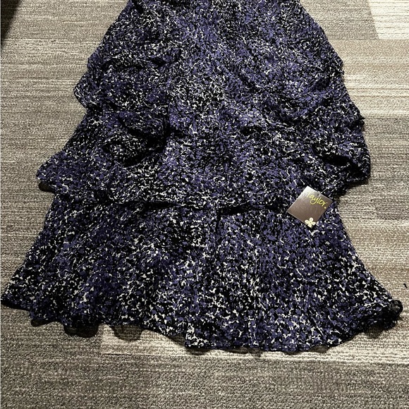 Mini tiered dress - Picture 2 of 2